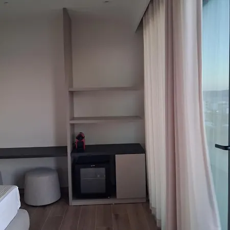 Boquel アパートホテル Vlorë